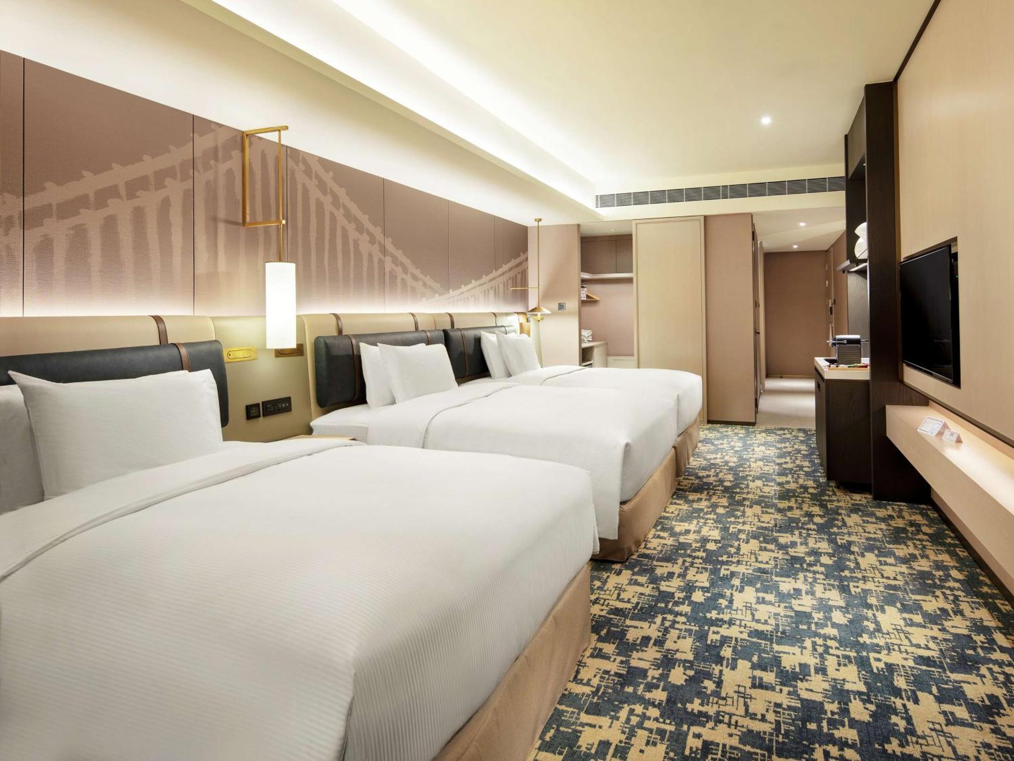 Отель Hilton Taipei Sinban New Taipei City Экстерьер фото