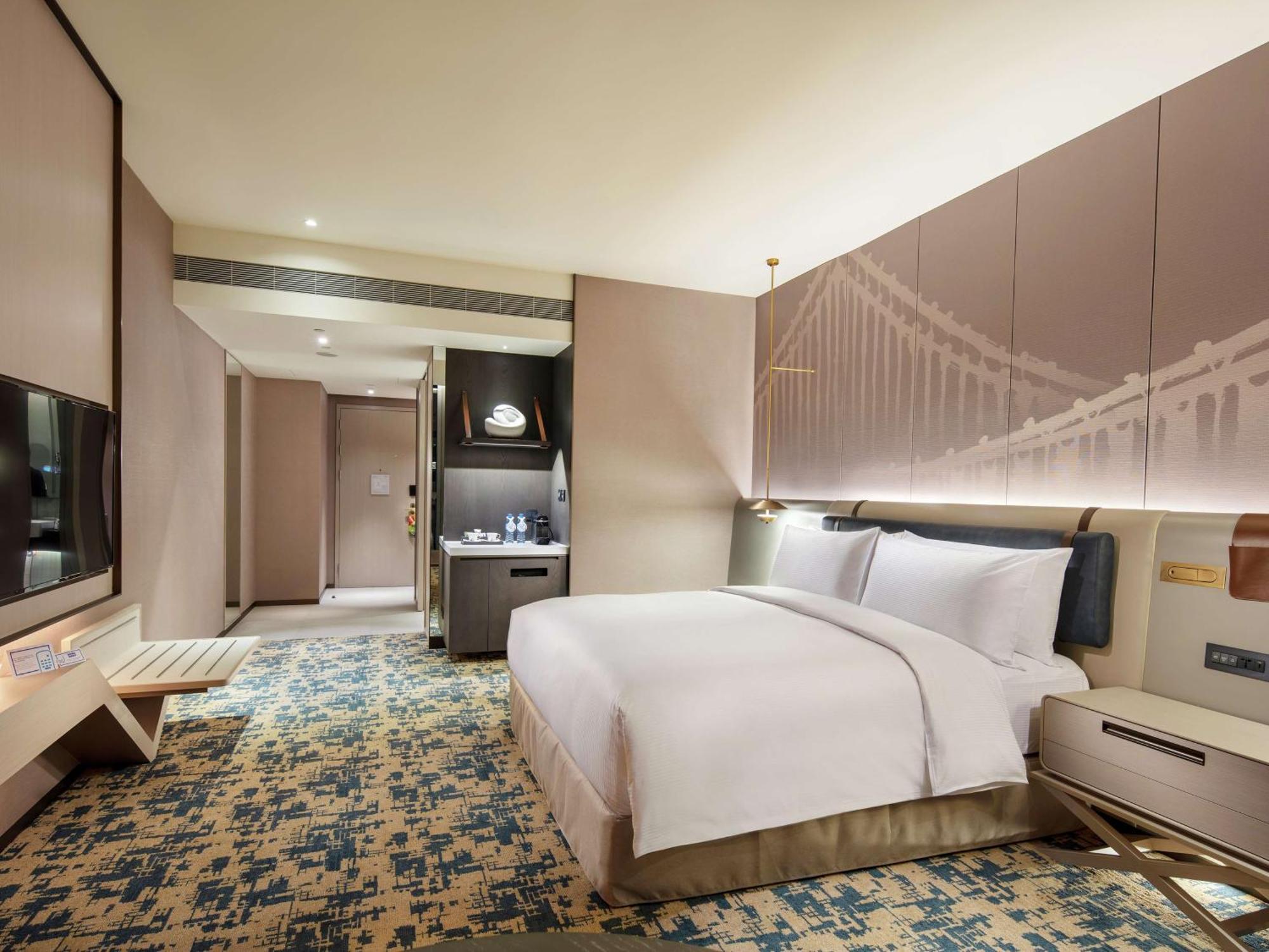 Отель Hilton Taipei Sinban New Taipei City Экстерьер фото