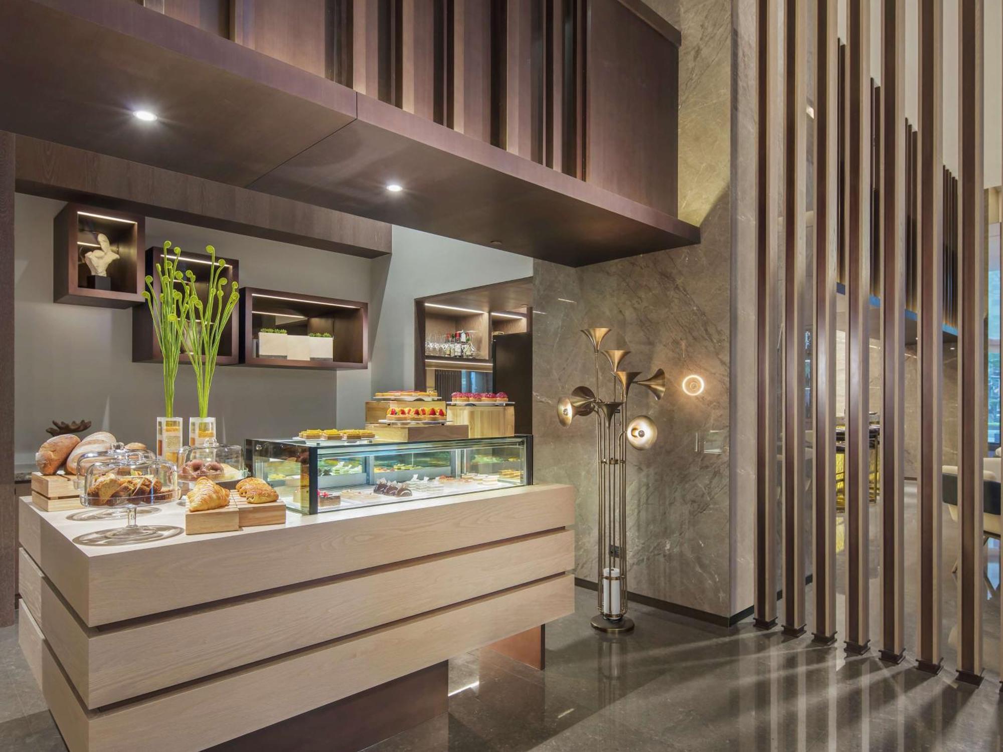 Отель Hilton Taipei Sinban New Taipei City Экстерьер фото