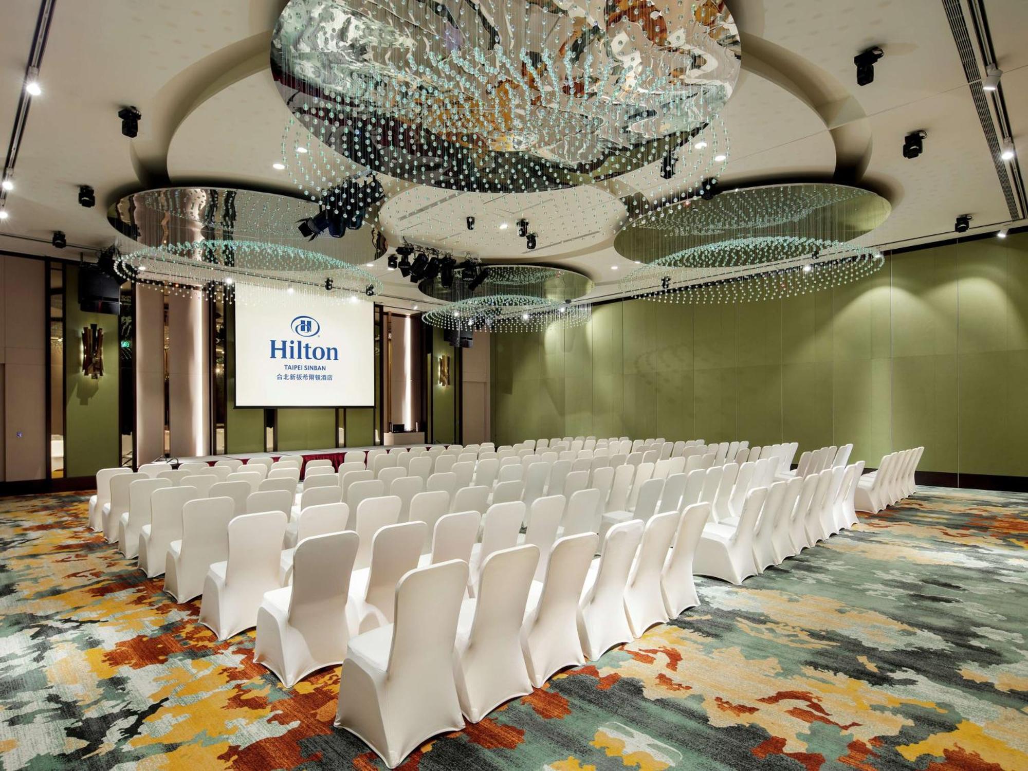 Отель Hilton Taipei Sinban New Taipei City Экстерьер фото