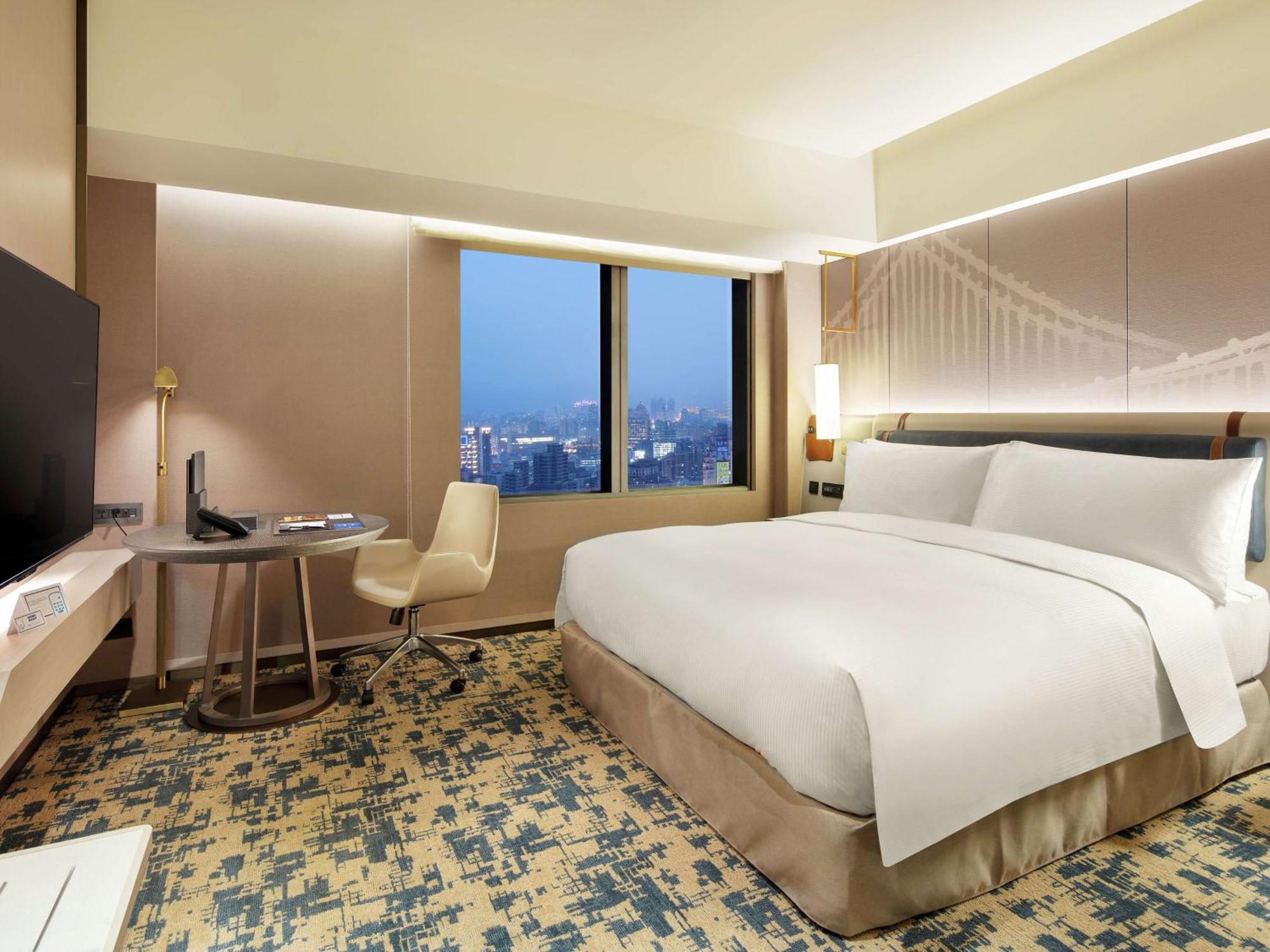 Отель Hilton Taipei Sinban New Taipei City Экстерьер фото
