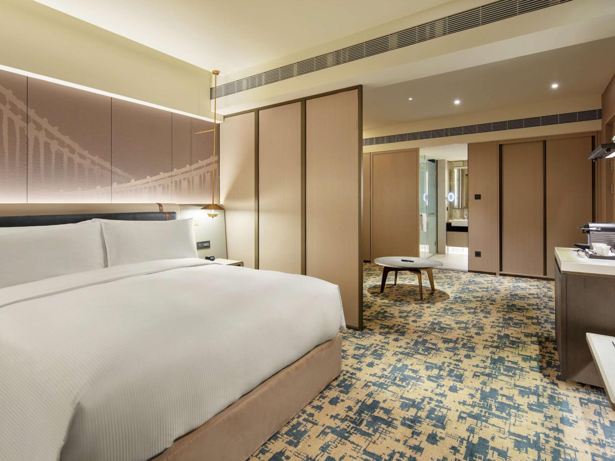Отель Hilton Taipei Sinban New Taipei City Экстерьер фото