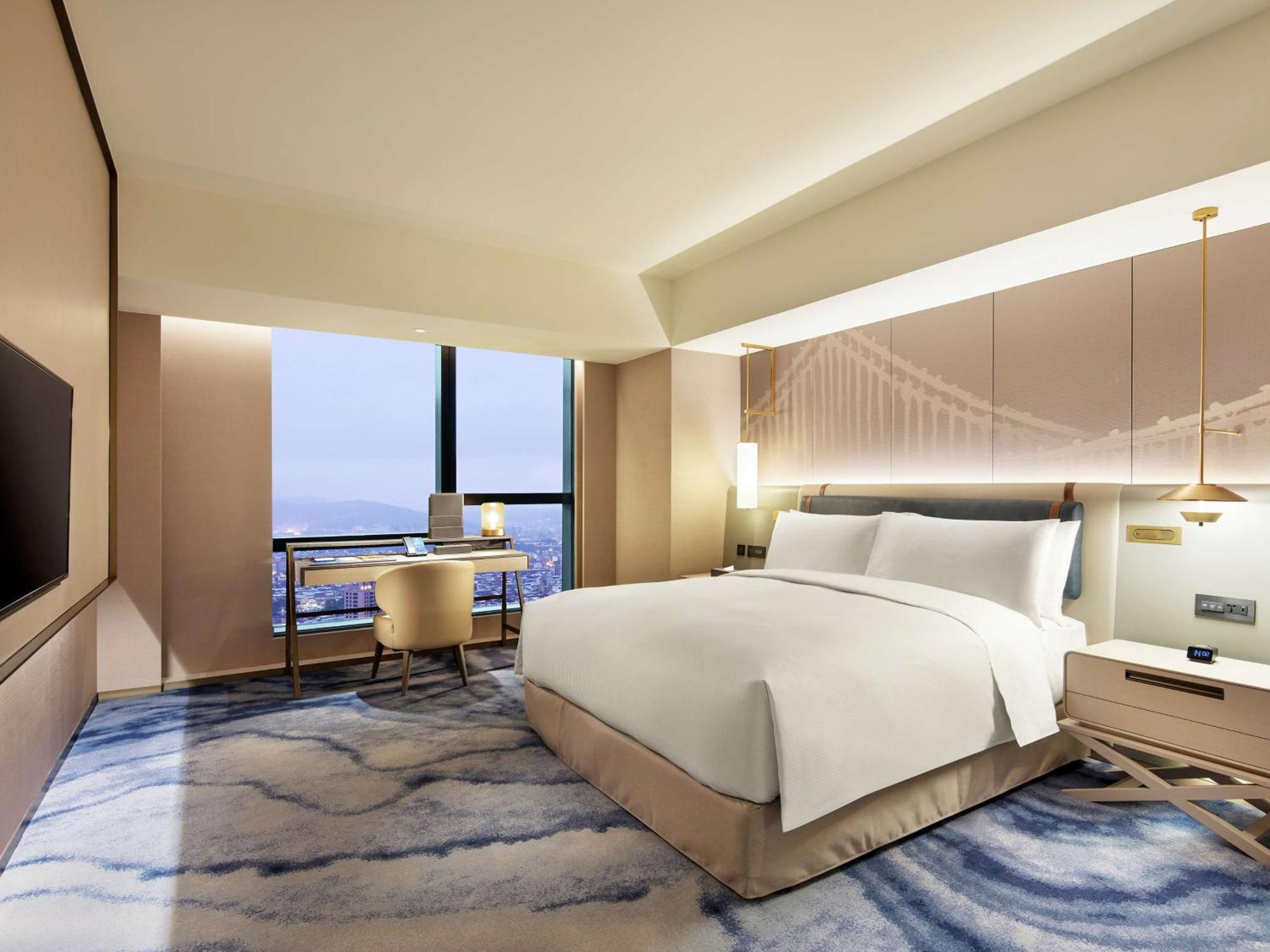 Отель Hilton Taipei Sinban New Taipei City Экстерьер фото