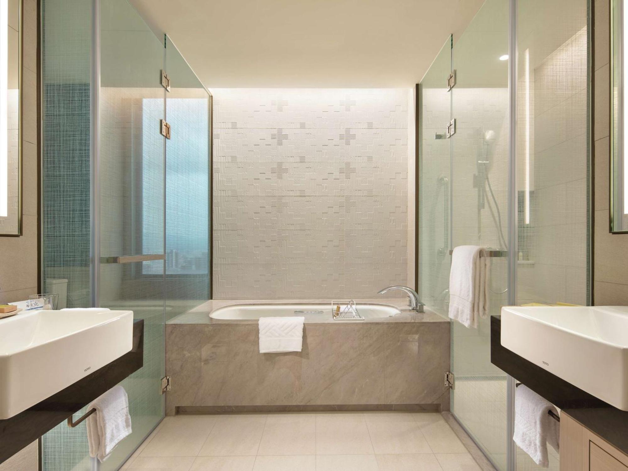Отель Hilton Taipei Sinban New Taipei City Экстерьер фото