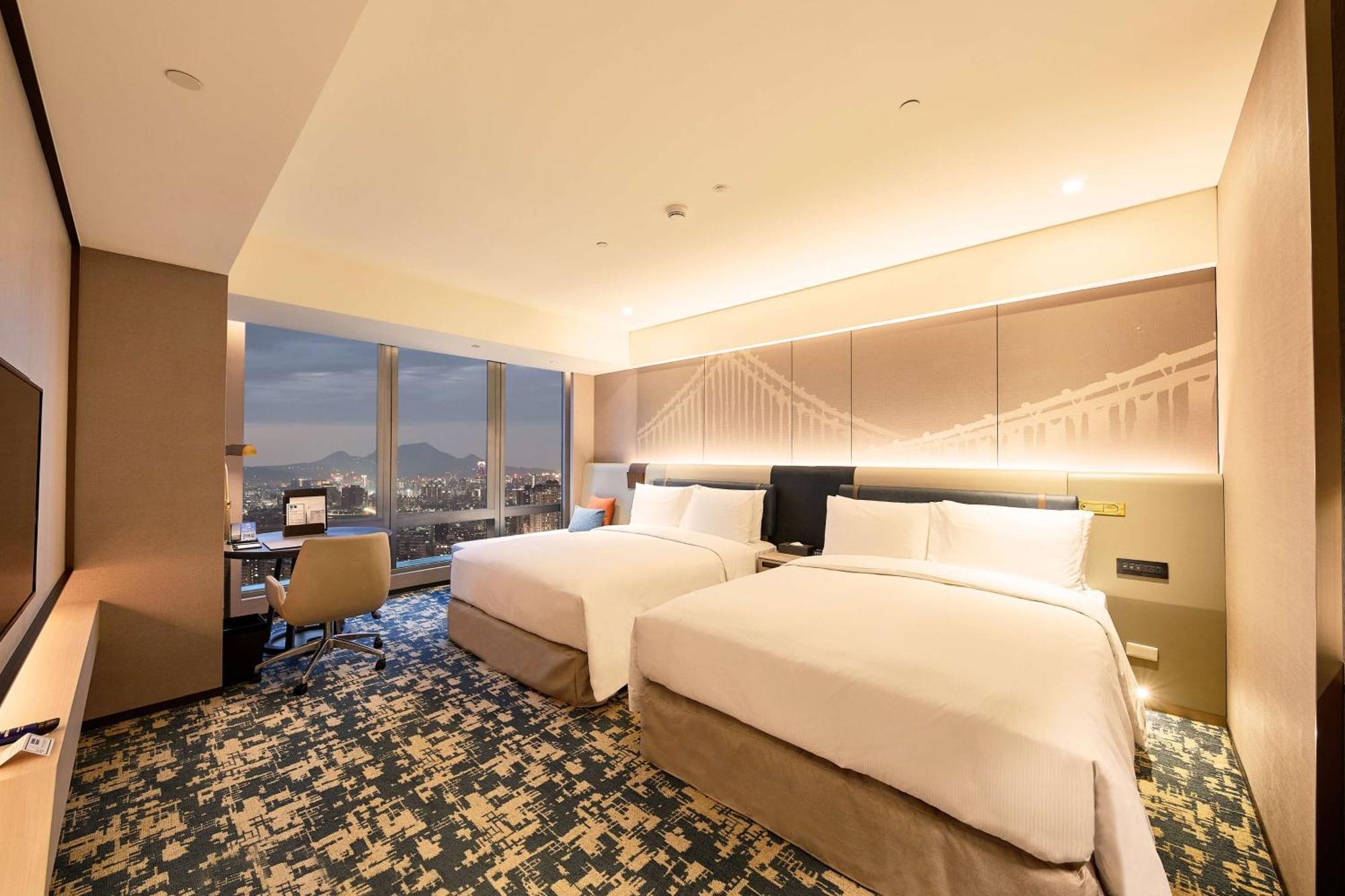 Отель Hilton Taipei Sinban New Taipei City Экстерьер фото