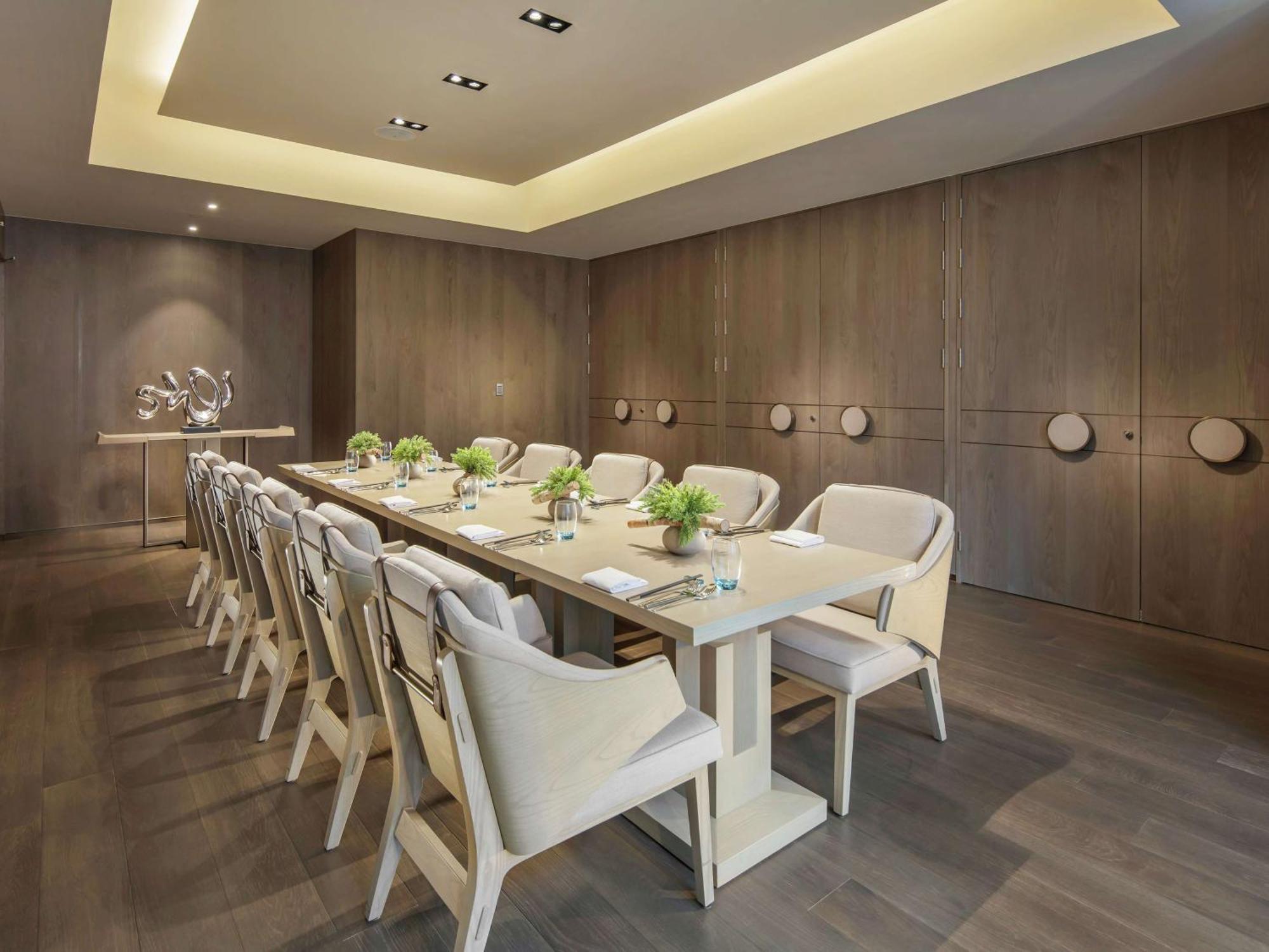 Отель Hilton Taipei Sinban New Taipei City Экстерьер фото